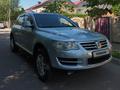 Volkswagen Touareg 2007 года за 5 800 000 тг. в Алматы
