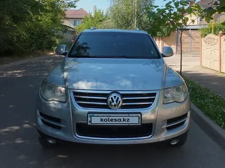 Volkswagen Touareg 2007 года за 5 800 000 тг. в Алматы – фото 2