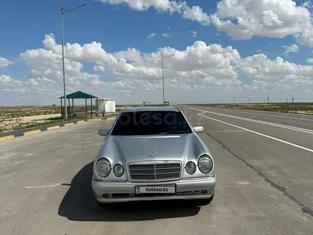 Mercedes-Benz E 280 1997 года за 3 200 000 тг. в Бейнеу – фото 3