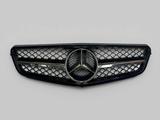 Решётка радиатора Mercedes-Benz W204 С63 AMG за 5 000 тг. в Алматы – фото 2