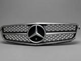 Решётка радиатора Mercedes-Benz W204 С63 AMG за 5 000 тг. в Алматы – фото 3