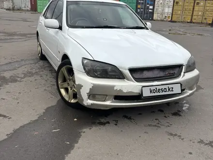 Toyota Altezza 1999 года за 2 700 000 тг. в Павлодар