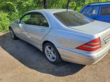 Mercedes-Benz S 320 2001 года за 3 500 000 тг. в Павлодар – фото 2