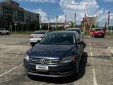 Volkswagen Passat 2013 года за 3 000 000 тг. в Актобе – фото 2