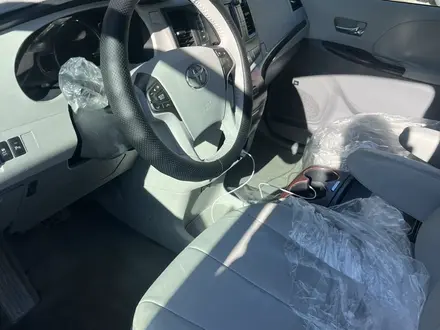 Toyota Sienna 2011 года за 8 500 000 тг. в Атырау – фото 18