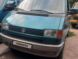 Volkswagen Multivan 1993 годаүшін6 000 000 тг. в Алматы
