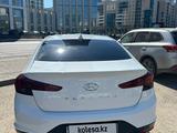 Hyundai Elantra 2019 года за 7 200 000 тг. в Астана – фото 2