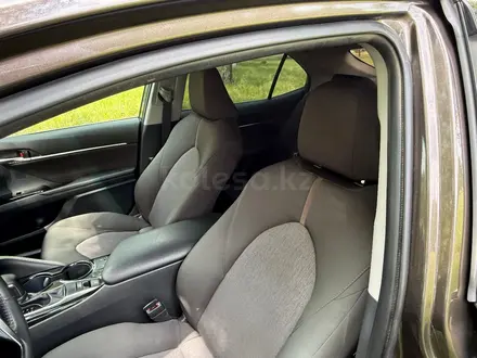 Toyota Camry 2018 года за 12 200 000 тг. в Кокшетау – фото 15