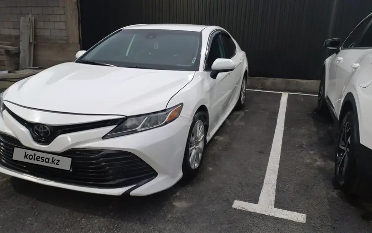 Toyota Camry 2018 года за 11 400 000 тг. в Шымкент