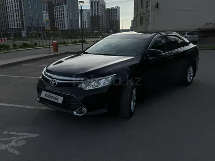 Toyota Camry 2015 года за 10 300 000 тг. в Астана – фото 2