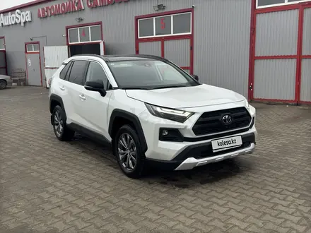 Toyota RAV4 2024 года за 17 800 000 тг. в Актобе – фото 2