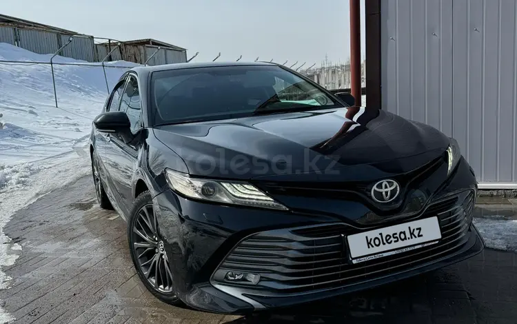 Toyota Camry 2019 года за 15 300 000 тг. в Караганда