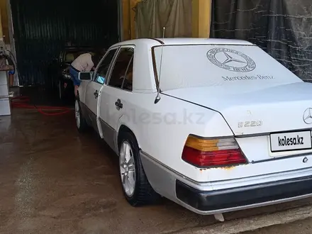 Mercedes-Benz E 200 1993 года за 1 000 000 тг. в Караганда – фото 5