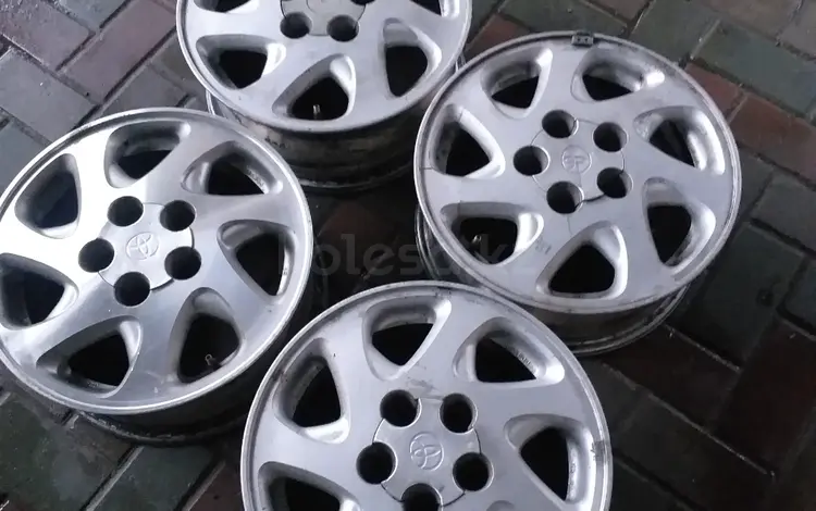 R15 5x114.3 J6 ET45 оригинальные диски Toyotaүшін100 000 тг. в Алматы