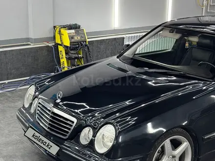 Mercedes-Benz E 55 AMG 2001 года за 6 400 000 тг. в Шымкент – фото 11
