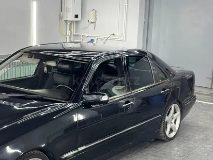 Mercedes-Benz E 55 AMG 2001 года за 6 400 000 тг. в Шымкент – фото 12