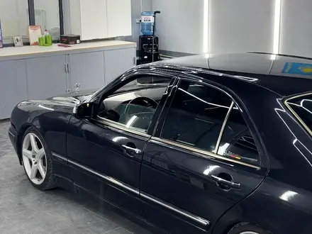 Mercedes-Benz E 55 AMG 2001 года за 6 400 000 тг. в Шымкент – фото 13