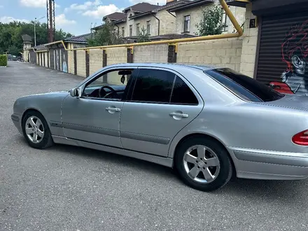 Mercedes-Benz E 240 1999 года за 3 750 000 тг. в Караганда – фото 3