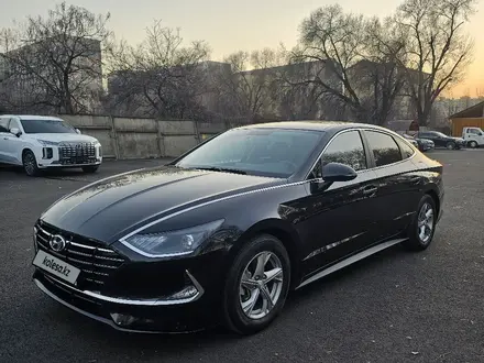 Hyundai Sonata 2021 года за 10 500 000 тг. в Алматы – фото 3