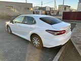 Toyota Camry 2017 годаfor8 000 000 тг. в Атырау – фото 4