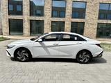 Hyundai Elantra 2024 годаfor9 050 000 тг. в Алматы – фото 2