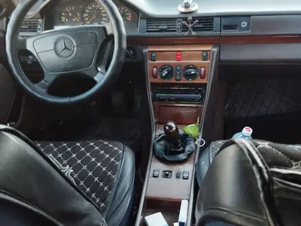 Mercedes-Benz E 300 1993 года за 1 000 000 тг. в Алматы – фото 2