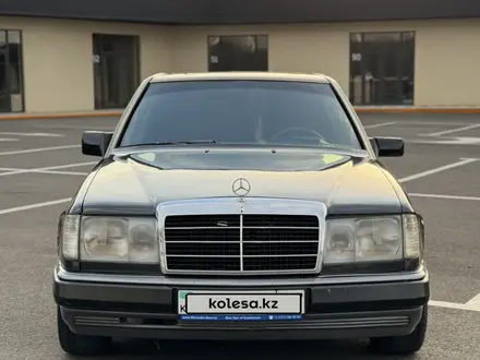Mercedes-Benz E 200 1991 года за 1 550 000 тг. в Шымкент
