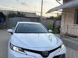 Toyota Camry 2019 года за 13 500 000 тг. в Алматы – фото 4