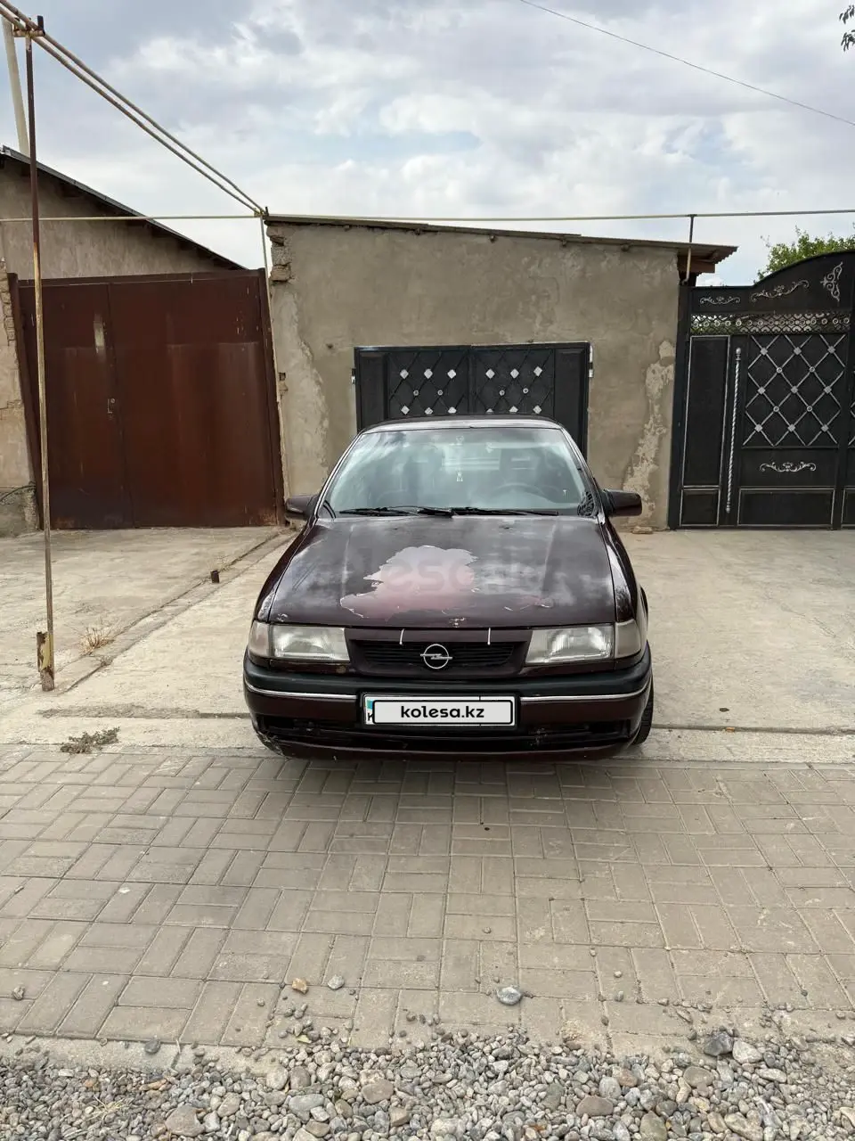 Opel Vectra, 1990