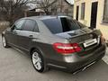 Mercedes-Benz E 200 2009 годаfor7 106 551 тг. в Астана – фото 3