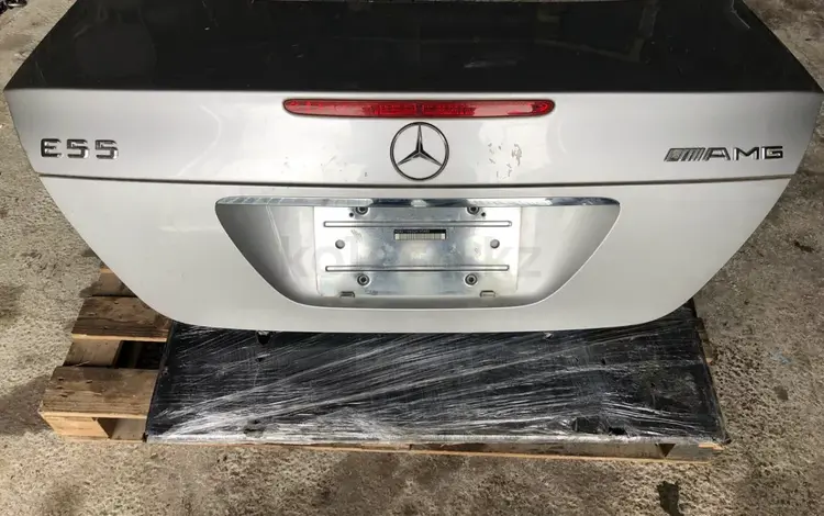 Крышка багажника задняя на Mercedes w211 за 25 000 тг. в Алматы