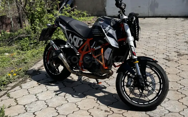 KTM  690 Duke 2014 годаүшін3 200 000 тг. в Алматы