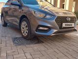 Hyundai Accent 2018 года за 7 100 000 тг. в Туркестан – фото 2