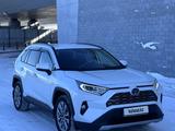 Toyota RAV4 2020 годаfor15 600 000 тг. в Астана