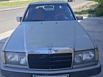 Mercedes-Benz E 230 1992 года за 1 000 000 тг. в Алматы – фото 2