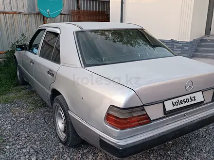 Mercedes-Benz E 230 1992 года за 1 000 000 тг. в Алматы