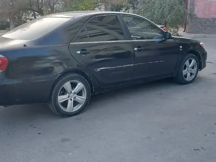 Toyota Camry 2004 года за 3 700 000 тг. в Актау – фото 3