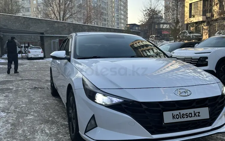 Hyundai Elantra 2021 годаfor8 950 000 тг. в Алматы