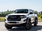 Toyota Hilux 2023 года за 30 000 000 тг. в Астана