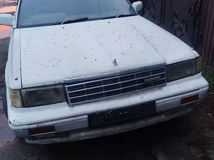 Nissan Laurel 1989 года за 650 000 тг. в Семей