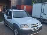 Chevrolet Niva 2020 годаүшін3 500 000 тг. в Актобе – фото 2
