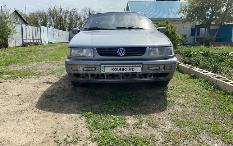 Volkswagen Passat 1994 годаүшін1 100 000 тг. в Актобе