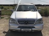 Mercedes-Benz ML 230 1999 года за 3 300 000 тг. в Актобе – фото 2