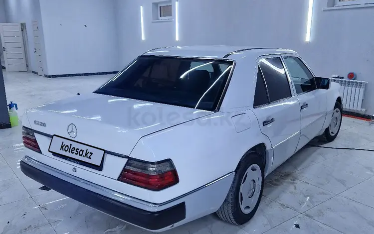 Mercedes-Benz E 220 1993 года за 1 900 000 тг. в Кызылорда