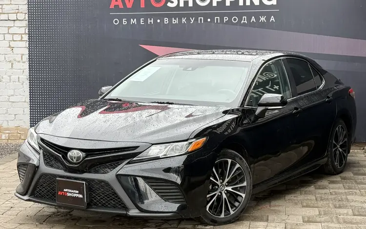 Toyota Camry 2018 года за 10 500 000 тг. в Актобе