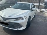 Toyota Camry 2019 года за 15 500 000 тг. в Алматы