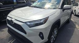 Toyota RAV4 Prestige 2022 года за 14 000 000 тг. в Алматы
