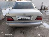 Mercedes-Benz E 220 1993 года за 2 000 000 тг. в Алматы – фото 4