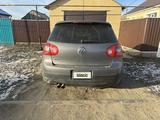 Volkswagen Golf 2006 года за 2 500 000 тг. в Уральск – фото 2