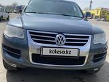 Volkswagen Touareg 2007 года за 6 900 000 тг. в Алматы – фото 2